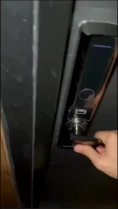 推开房门我最爱的人被几个陌生男人无节操享用是一种怎样的心情？